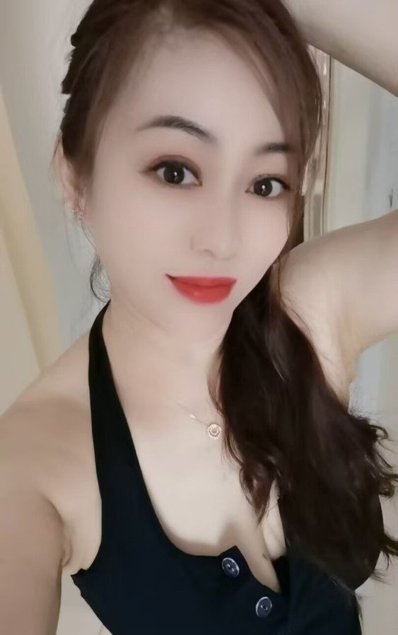 风骚大骨架老板娘