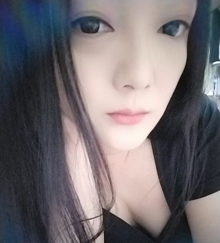火车站大奶妹
