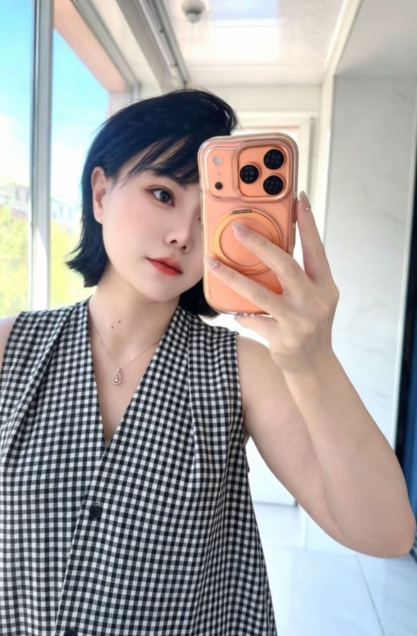 津南服务美女