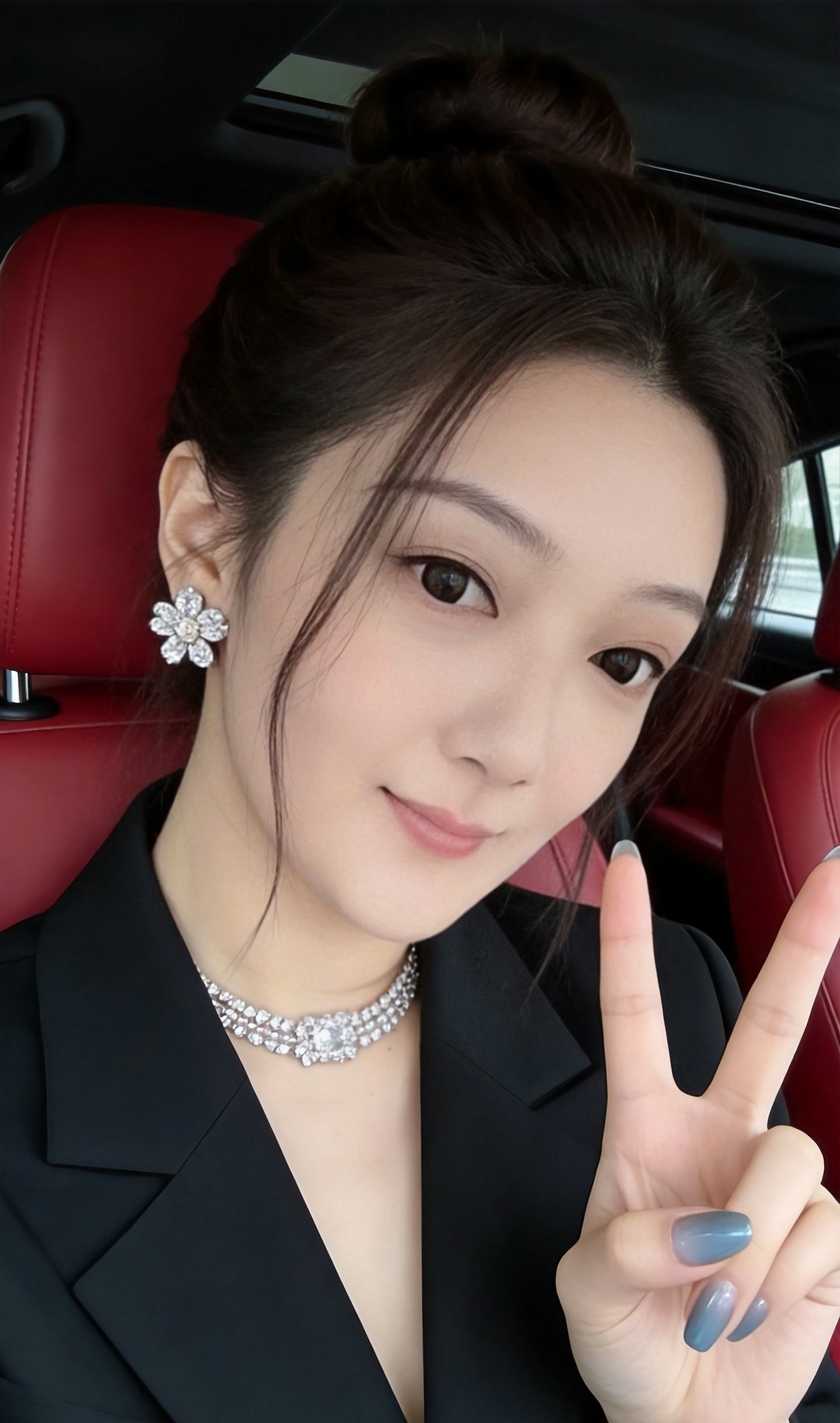 爱穿黑丝的奶糖