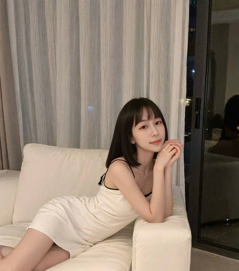 台州市清纯学生妹下海兼职，粉嫩鲍超多汁(可外出)