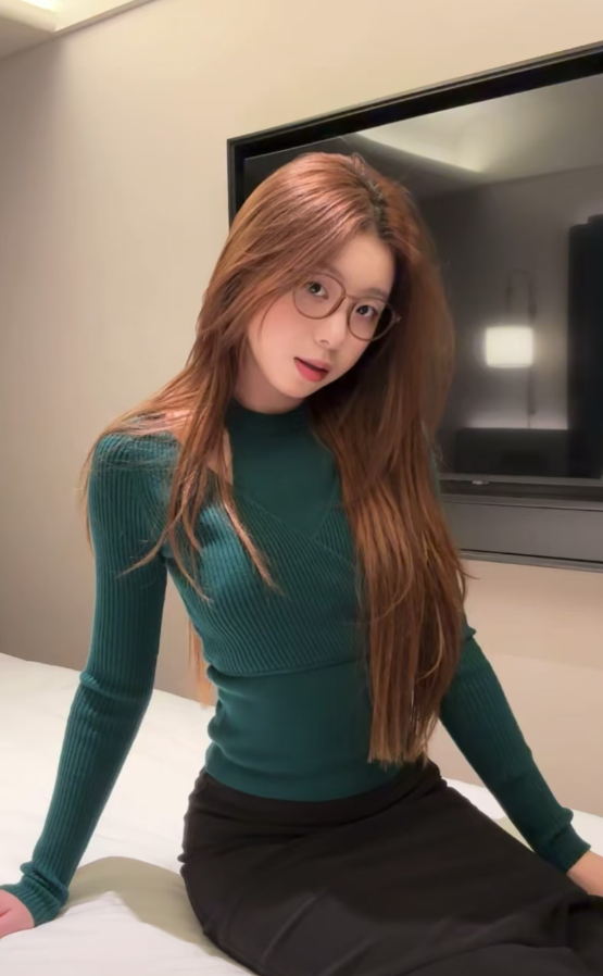 性价比超高能玩颜射SM调教风韵大胸妹妹