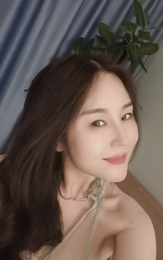舌精三通老板娘