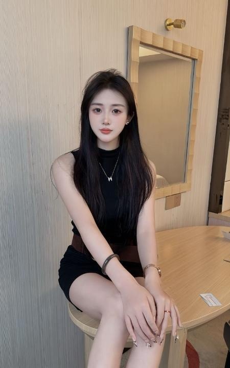 身材苗条颜值长腿嫩妹