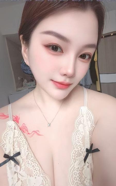 丰满巨乳骚女琳琳姐