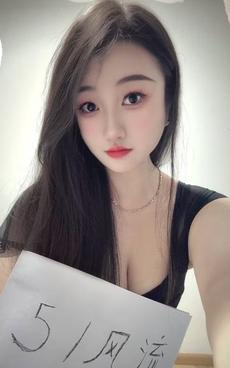 舌吻长发女神雯雯