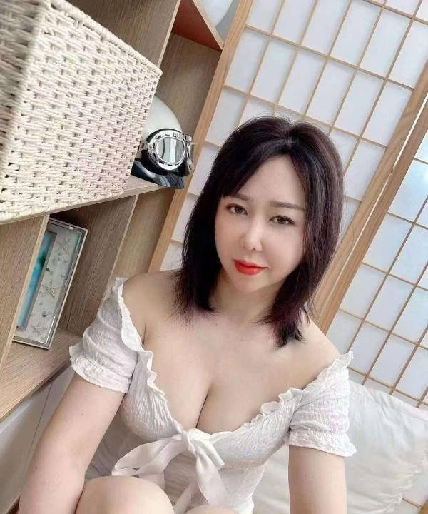 黄岛长腿大奶少妇