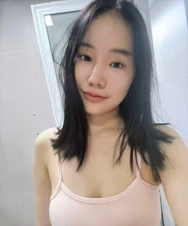 肥臀嫩妹甜甜
