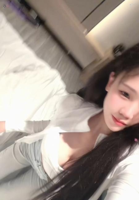 身材苗条性感老师