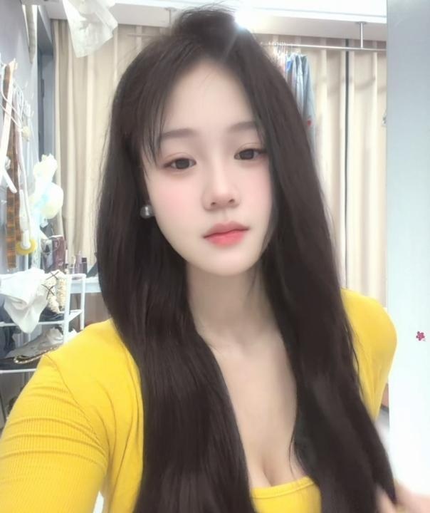 身材苗条性感老师