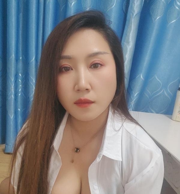 长发美女少妇