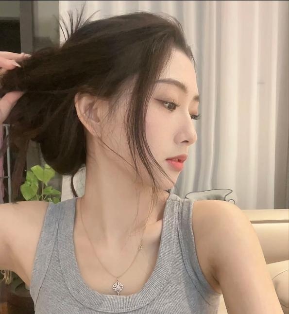 东莞美臀御姐李小璐