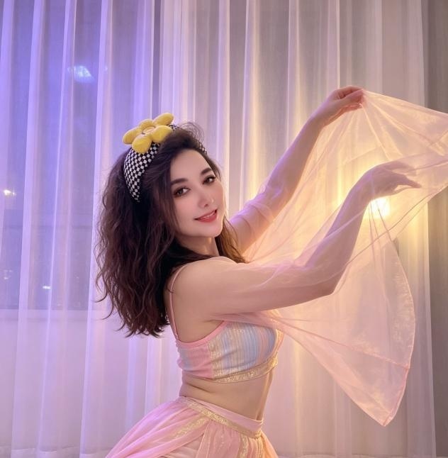 漂亮妹妹加依娜