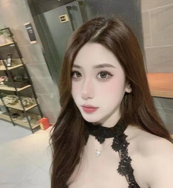 天河肉感十足李菲迪