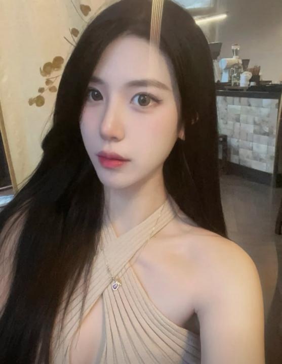 天河肉感十足李菲迪