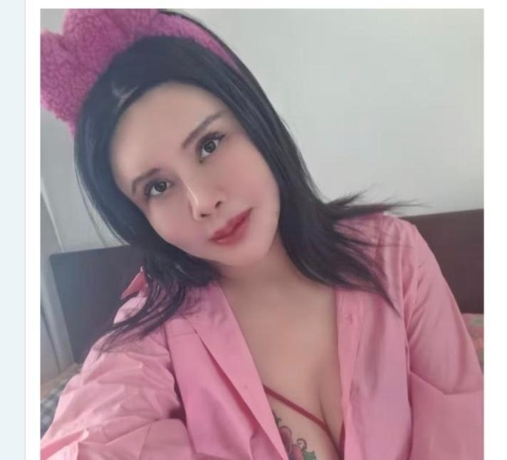 花胸风骚熟女