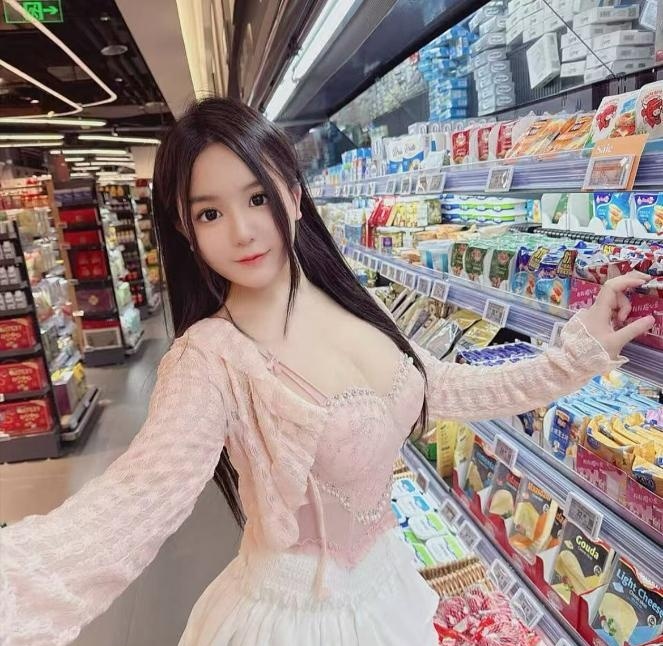 粉嫩巨乳金美子