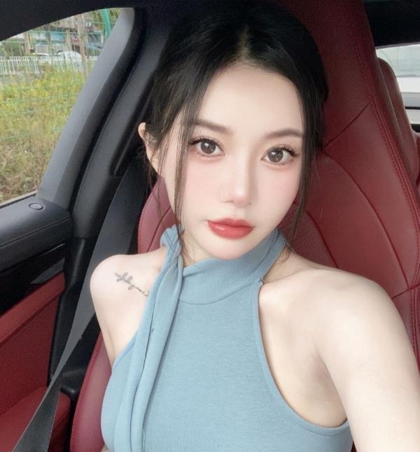 吴中肤白貌美骚货