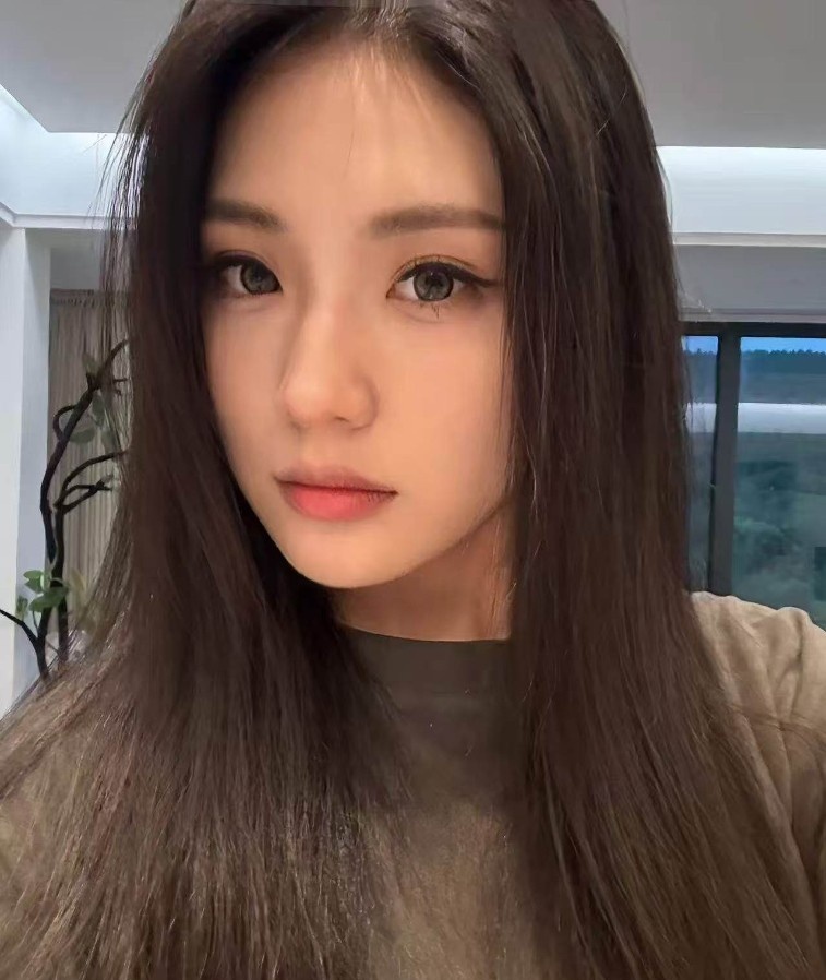 朝阳性感美艳少妇