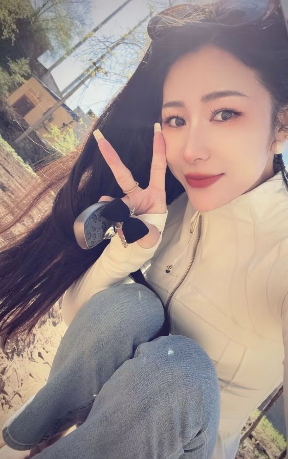 丝袜性感小少妇