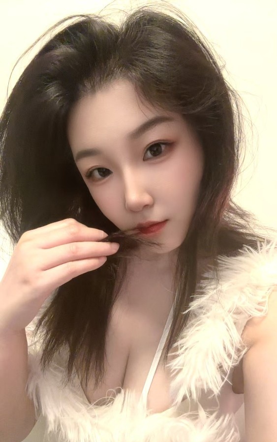 肥臀三通少妇