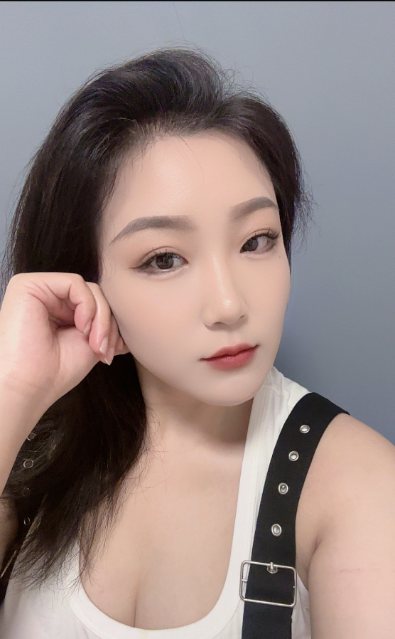 肥臀三通少妇