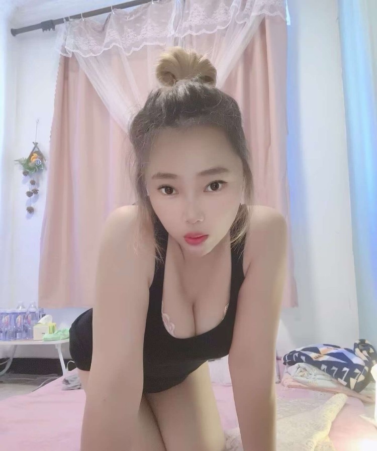大屁股肥肥 一线天