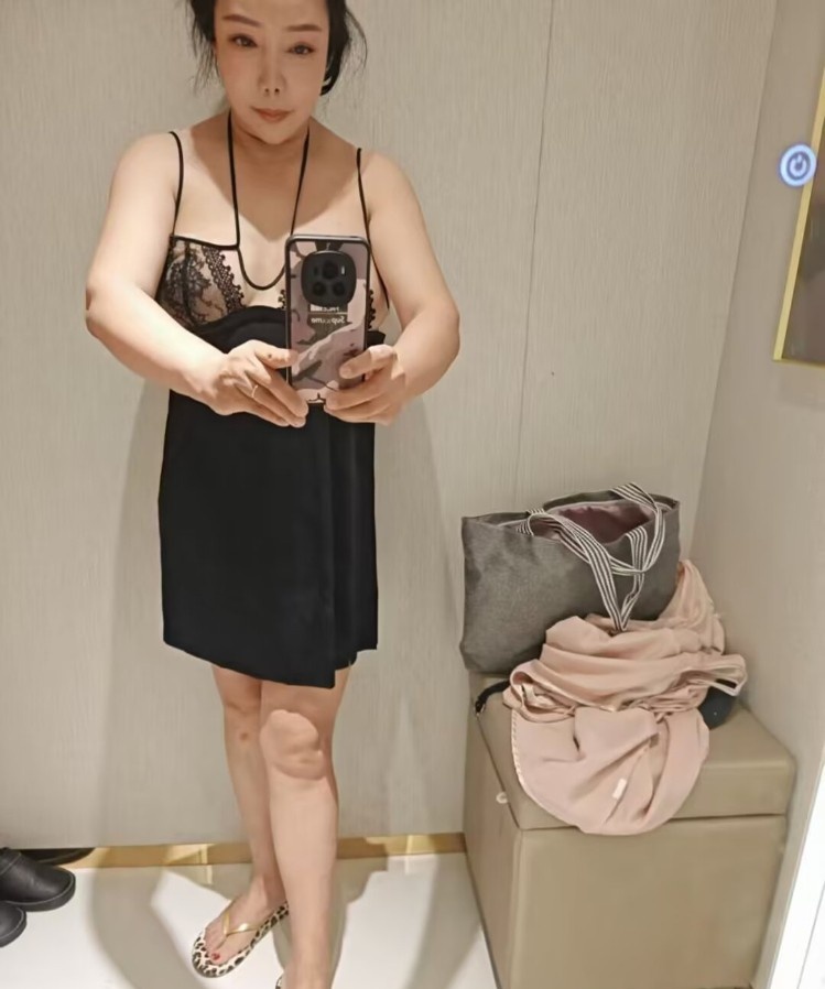 阿姨风韵不犹存