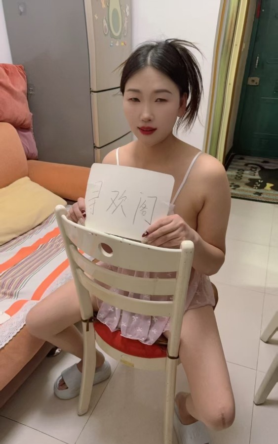 仙鹤街肥臀少妇