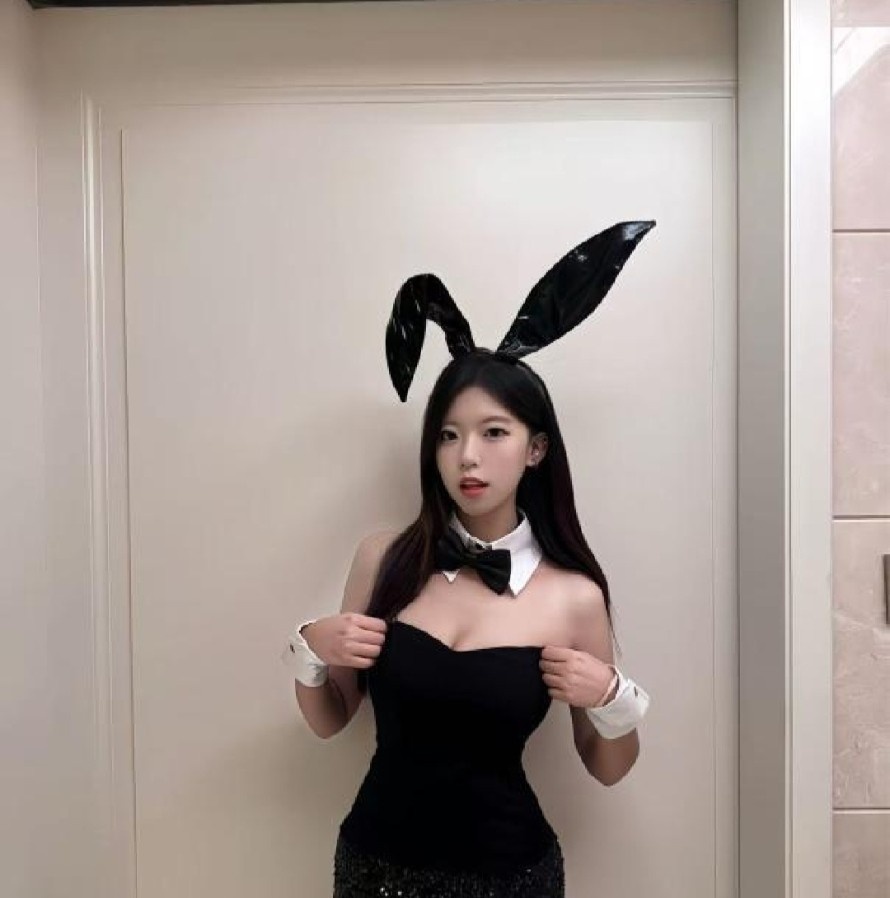 福田黑丝长腿兔女郎