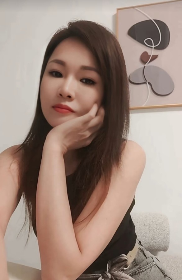 再找广西女孩一朵云