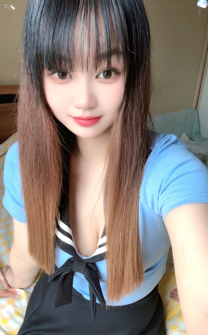 肤白骚彤彤双飞