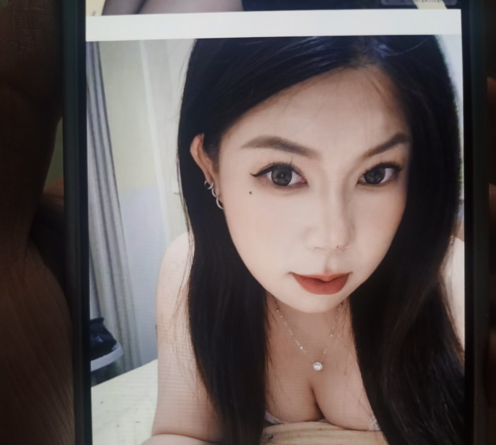 上城喷水零零后，微胖小妹