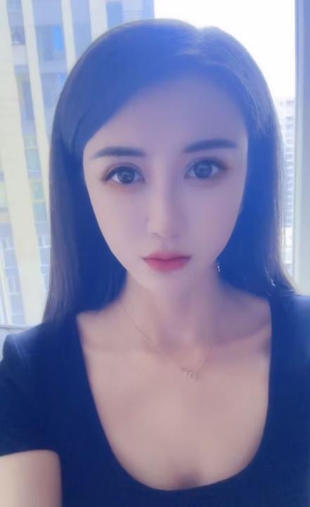 小御姐安初夏回来了