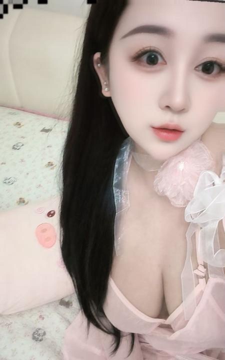丰满大胸邻家妹