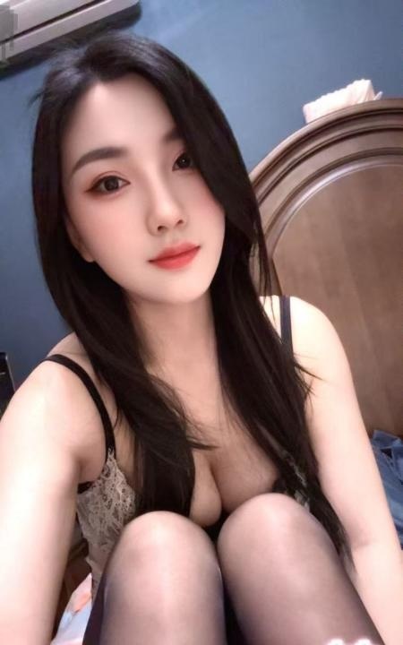 巨乳SM可3p小骚逼