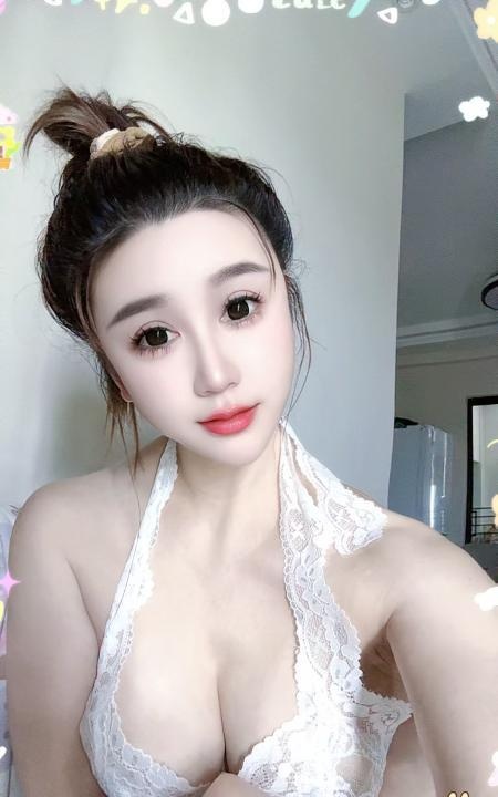 肤白粉嫩小鲍鱼丫丫