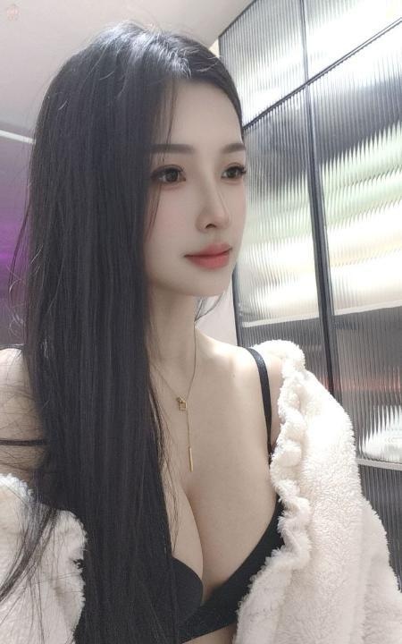 肤白美胸御姐婷儿