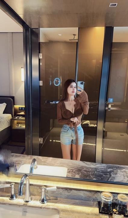 徐汇美胸成都少妇