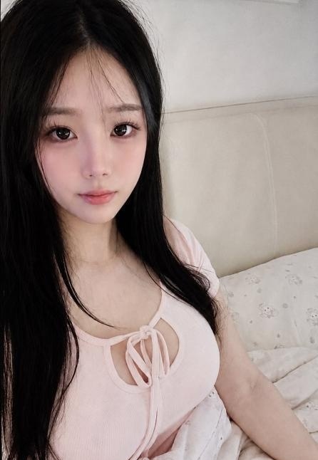 美乳嫩妹小泡泡