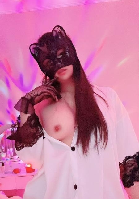 回味一线天艳舞甜甜