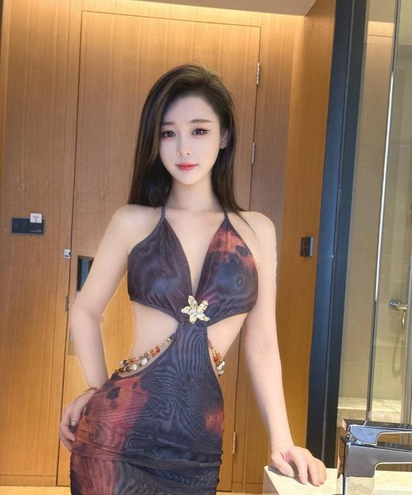 颜值服务系反差御姐