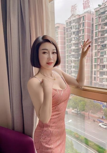 东晓南熟女雁雁