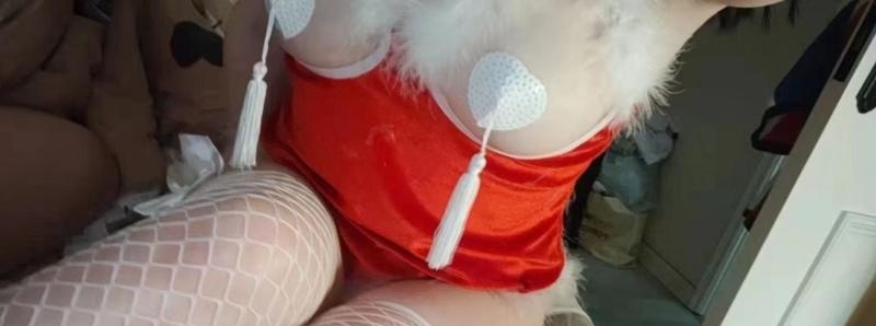 三点粉萝莉