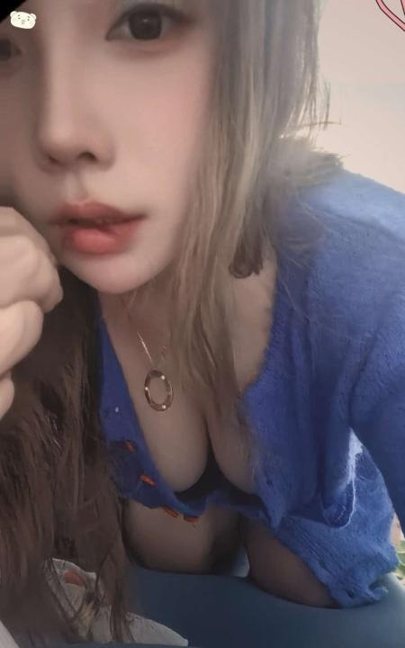 江岸肥臀骚货妞妞