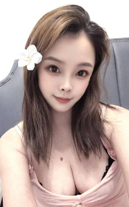 吴中肤白蜜桃臀骚货