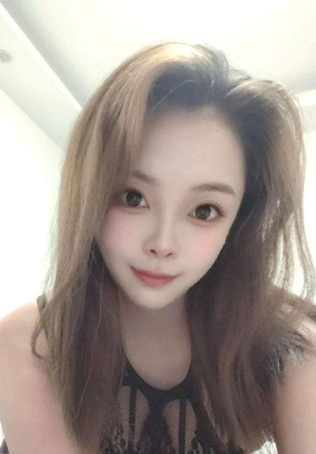 吴中肤白蜜桃臀骚货