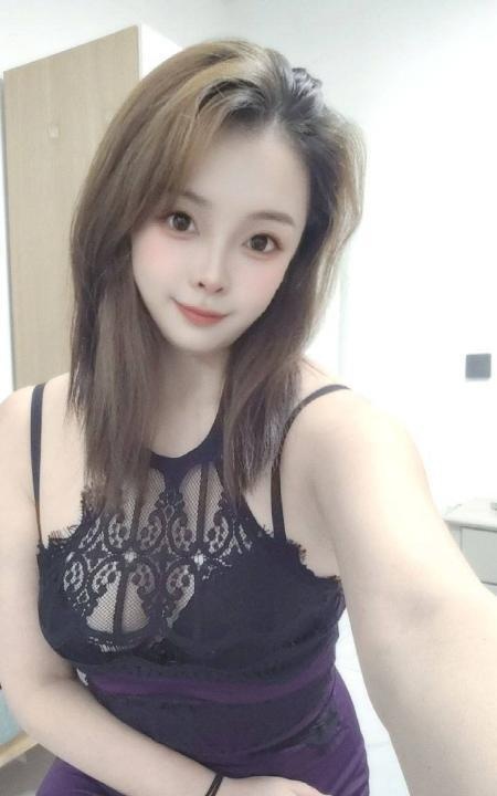 吴中肤白蜜桃臀骚货