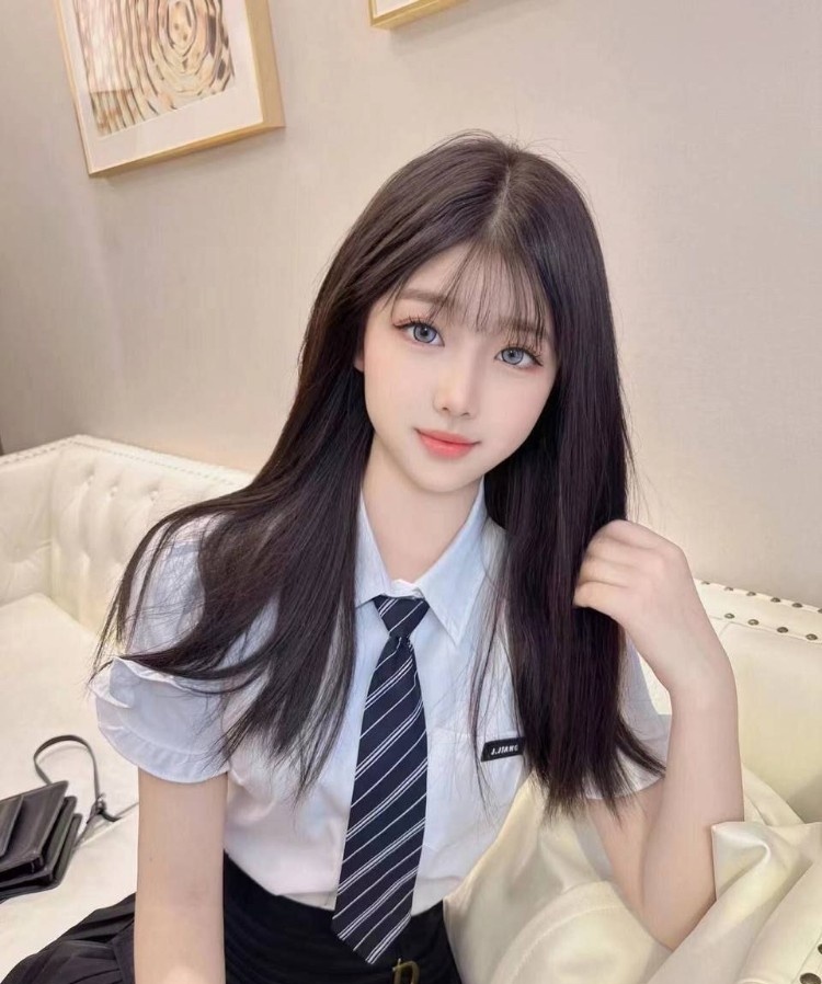 00后性价比嫩妹皮肤白很骚