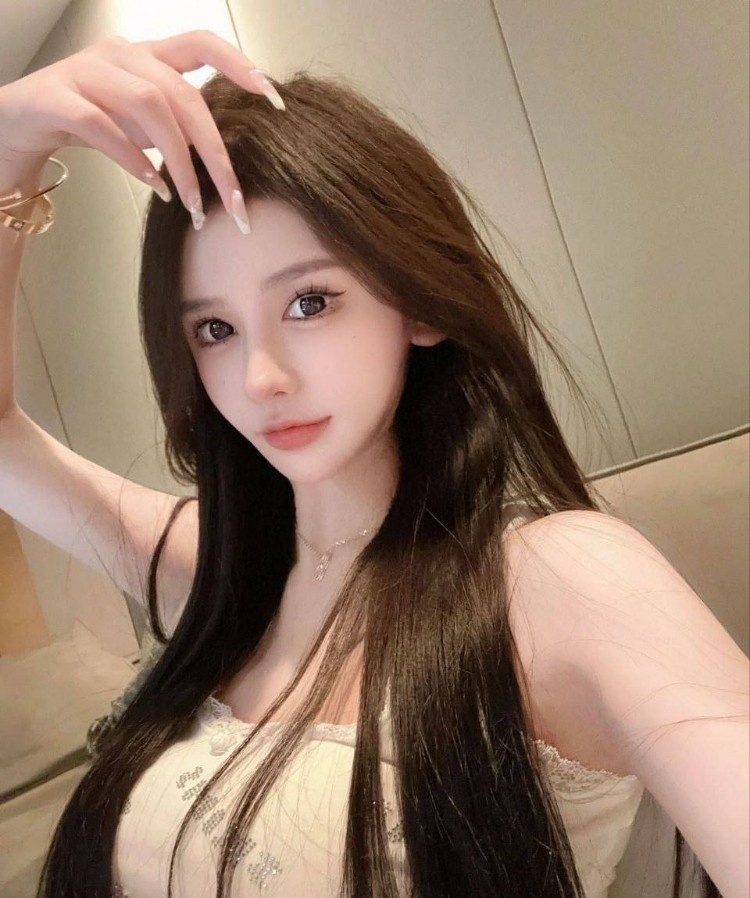 很骚的一个妹子，服务很热情